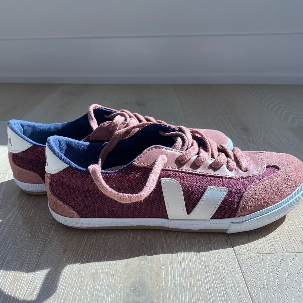 Veja Sneakers Burgundy women’s size 5